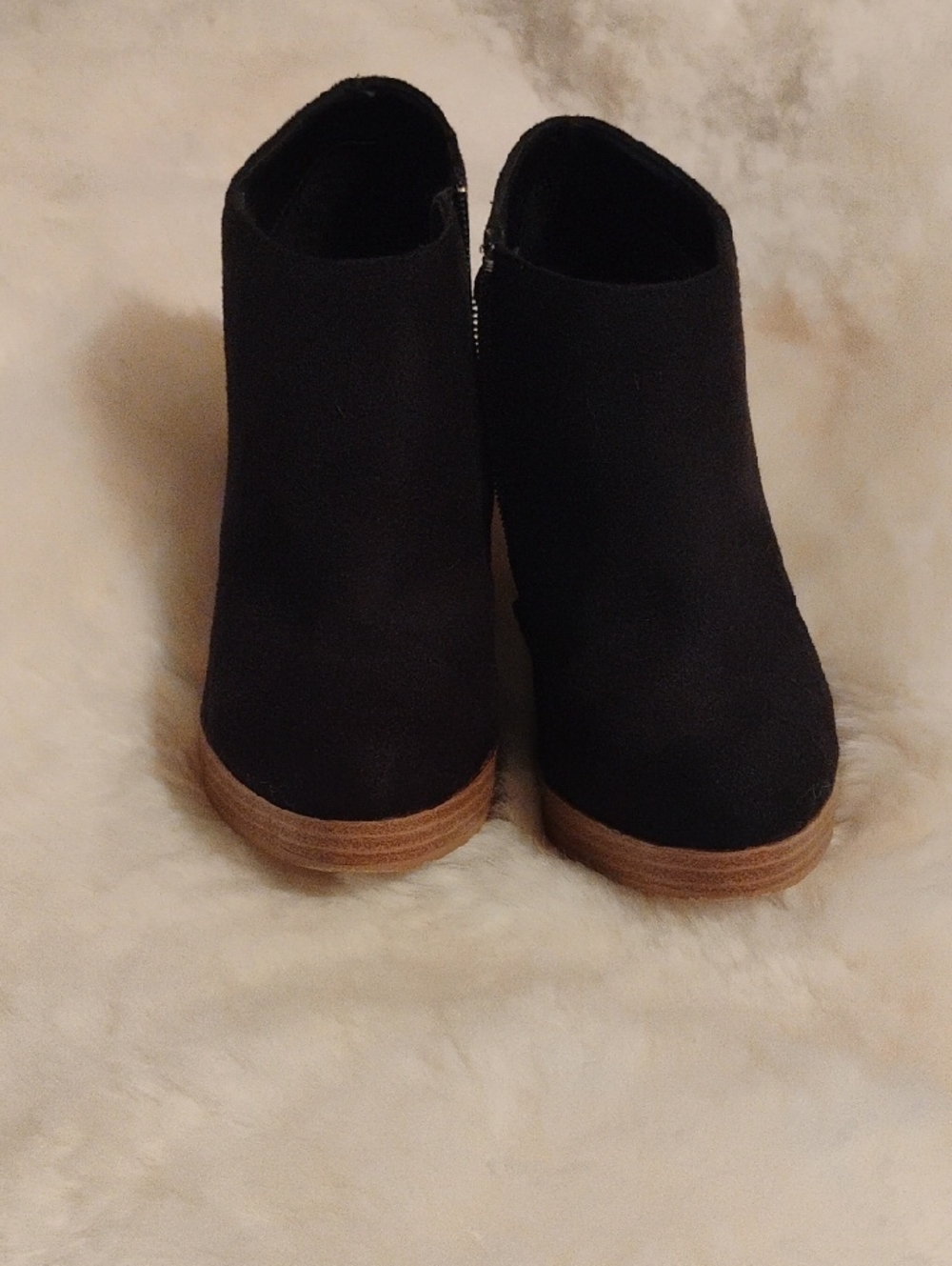 Shoes - Picture 4 of 4